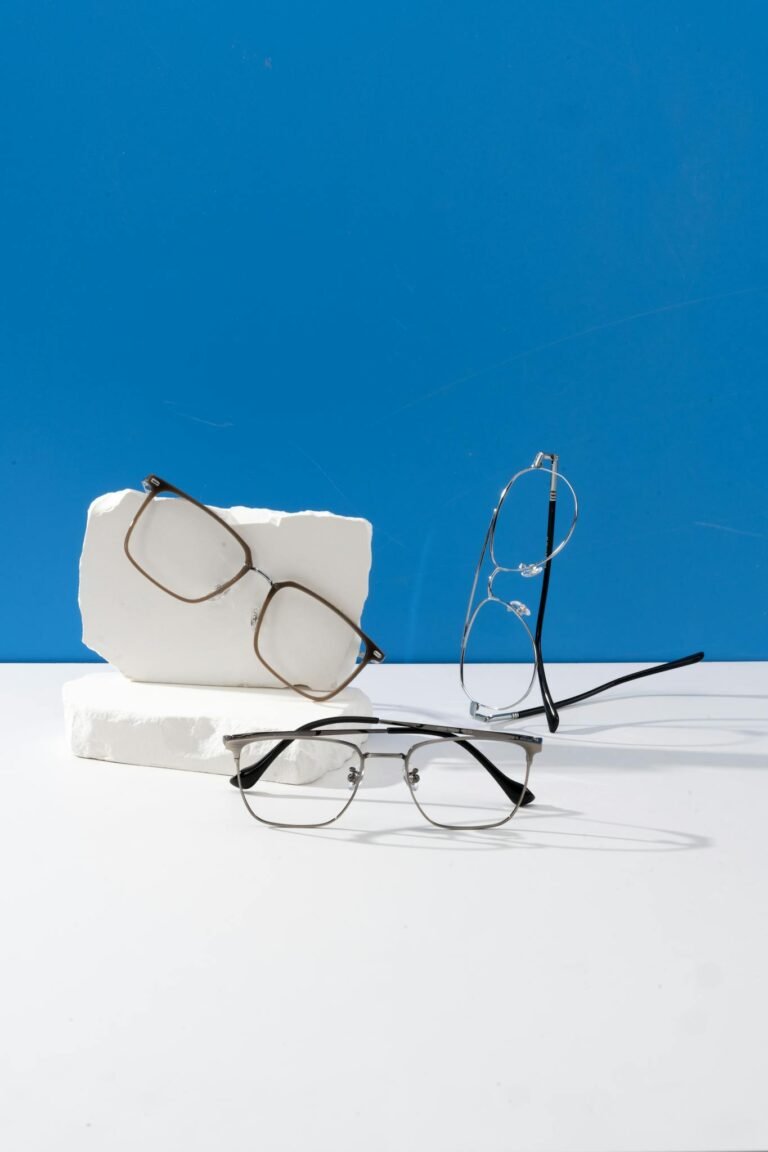 Versatile Elegance: A Showcase of Modern Eyewear Styles